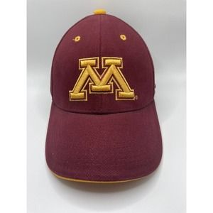 Minnesota Golden Gophers Maroon Baseball Cap Embroidered Gold Hat Athletic Sport